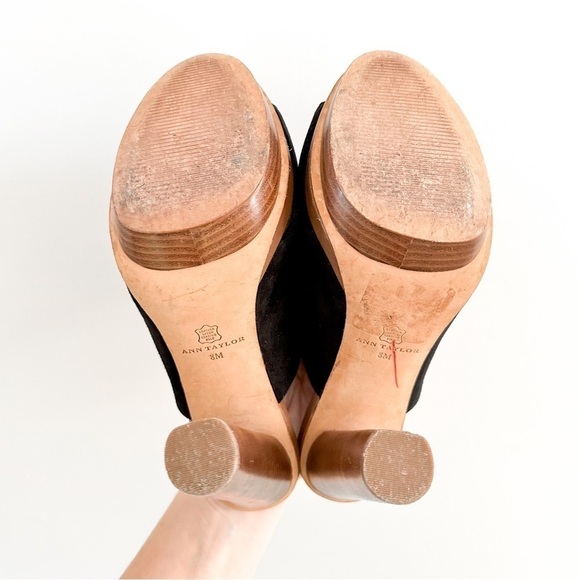 Ann Taylor Black Suede Wooden Lorena Mule Platform Heels sz 8 - Picture 9 of 10